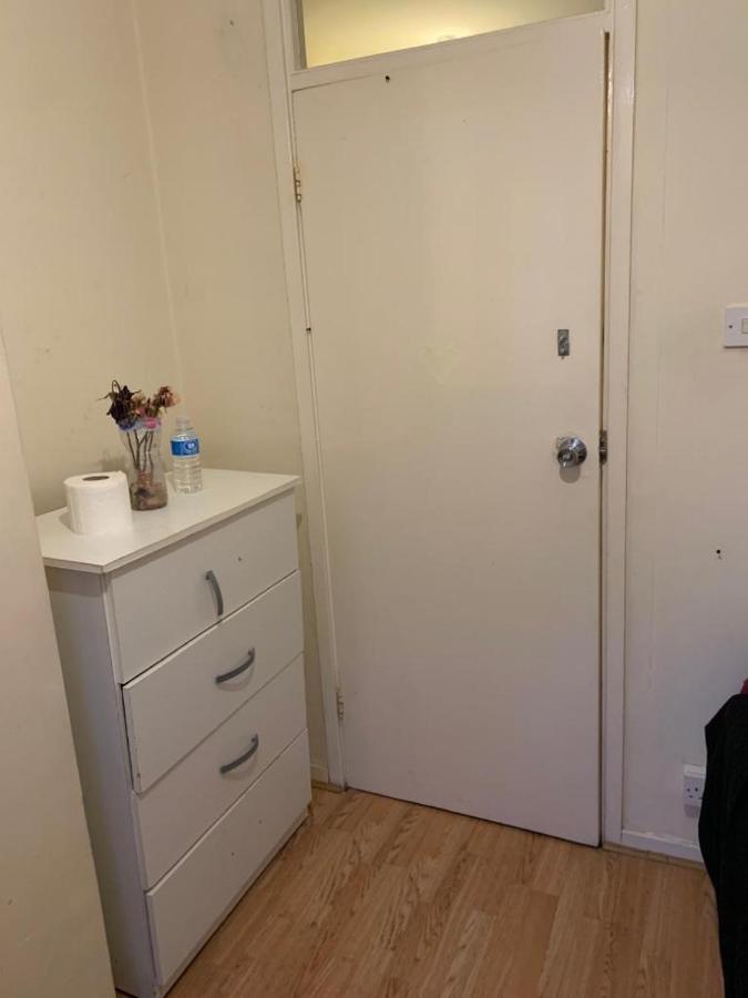 Arbnb Comfy Sleep Guest House Self Catering Private Bedrooms 60 Pound Per Night Per Person Londres Exterior foto